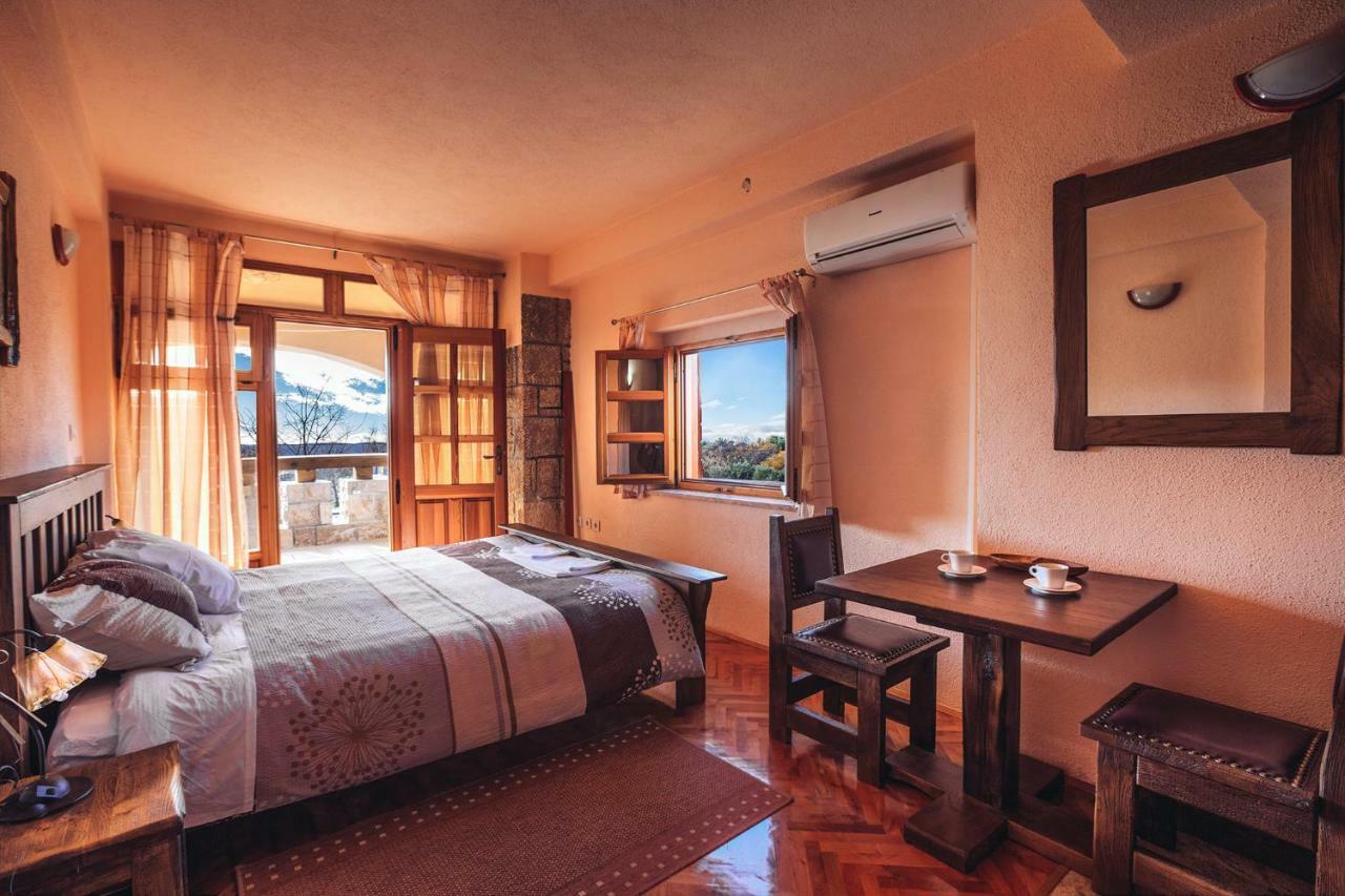 Apartmani I Sobe Dinko Starigrad Paklenica Exterior photo